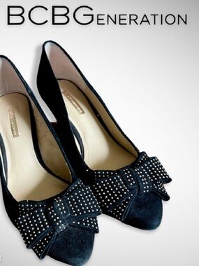BCBGeneration Black Studded Bow Pointed-Toe Heels Size 7